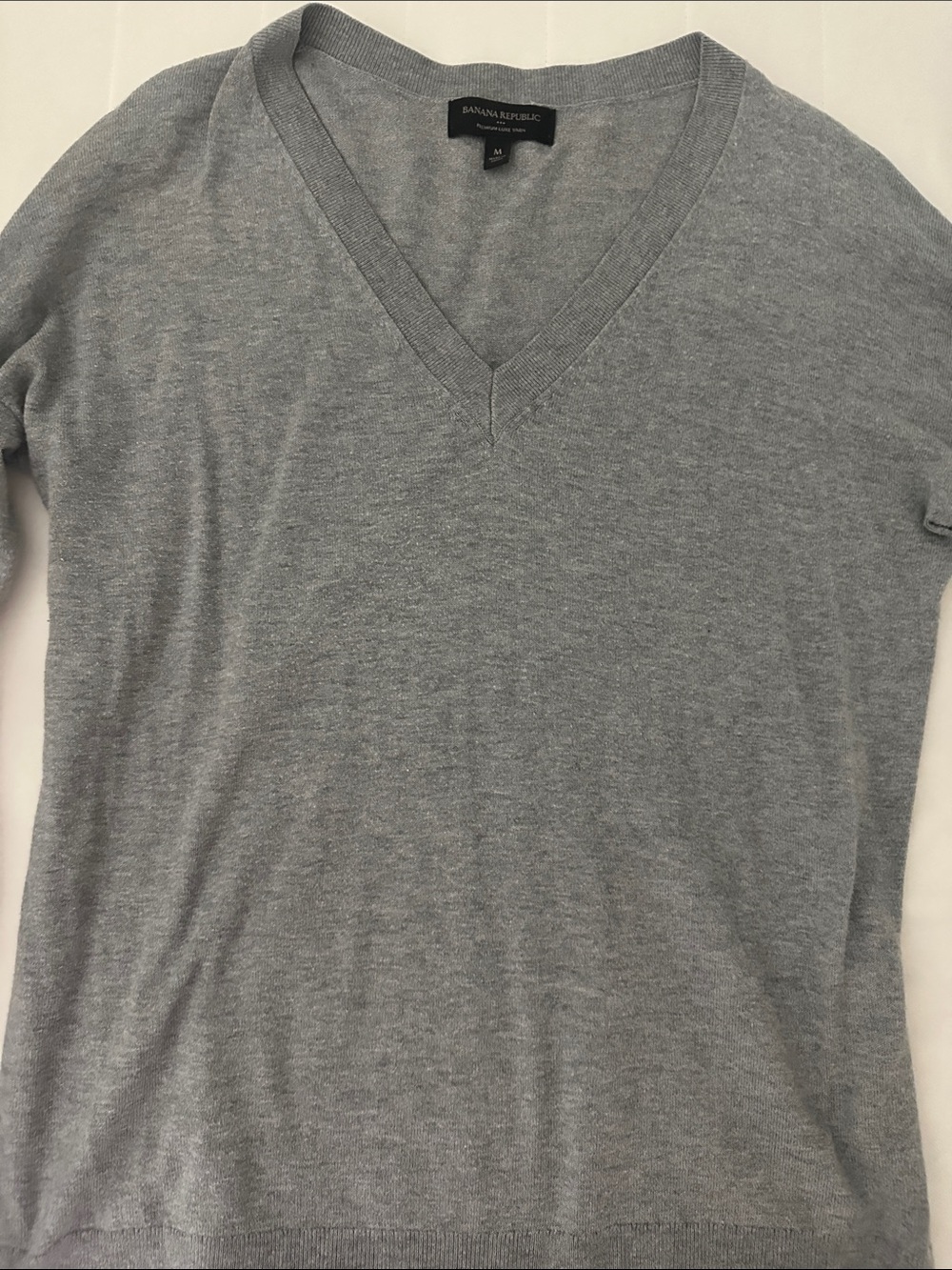 Banana Republic Women's Light Gray V-Neck Sweater
